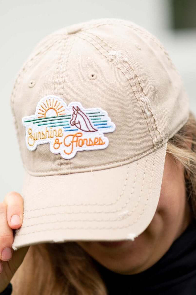 DAPPLEBAY Sunshine & Horses Barn Hat