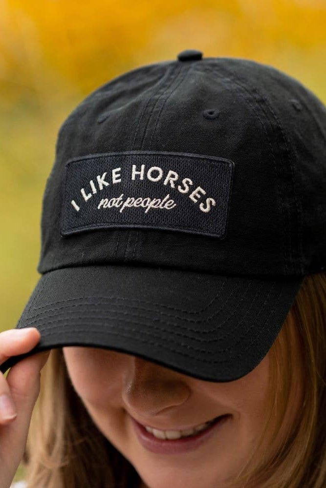 DAPPLEBAY I Like Horses Barn Hat