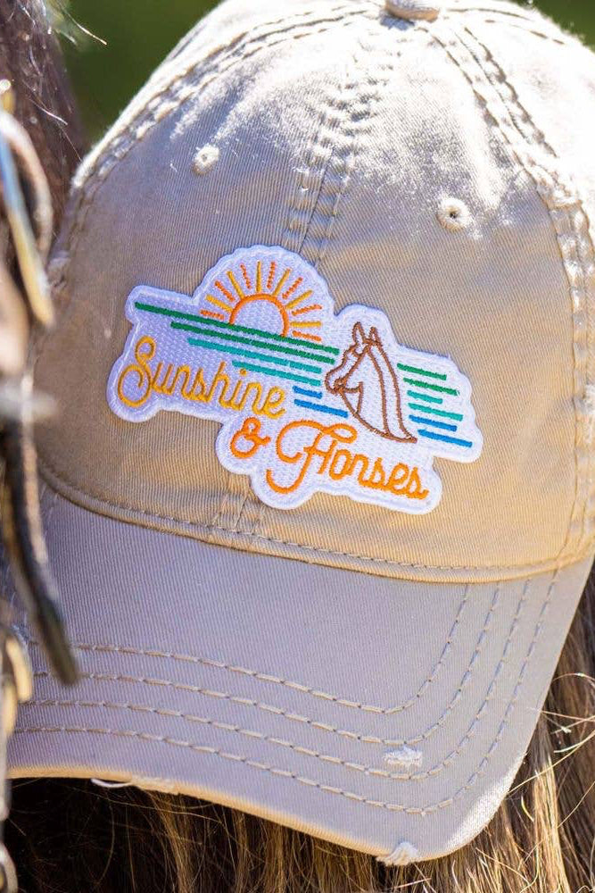 DAPPLEBAY Sunshine & Horses Barn Hat